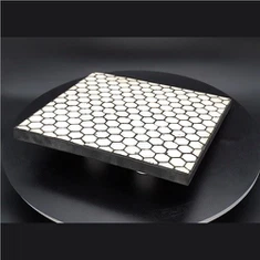 Kummist tagatud keraamilised padjad